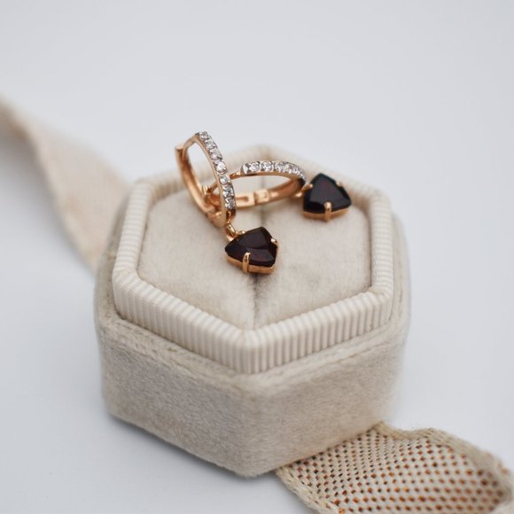 Small hoop earrings with garnet charm, classy basic earrings 14k rose gold - Picture 5 of 12